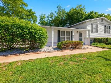 105 Jane Dr, St. Peters, MO 63376 | MLS #26021