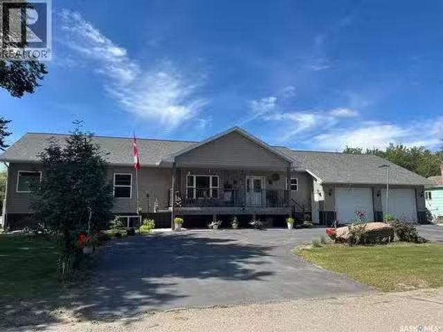105 Jim Headington Way, Wadena, SK, S0A 4J0 house for sale.