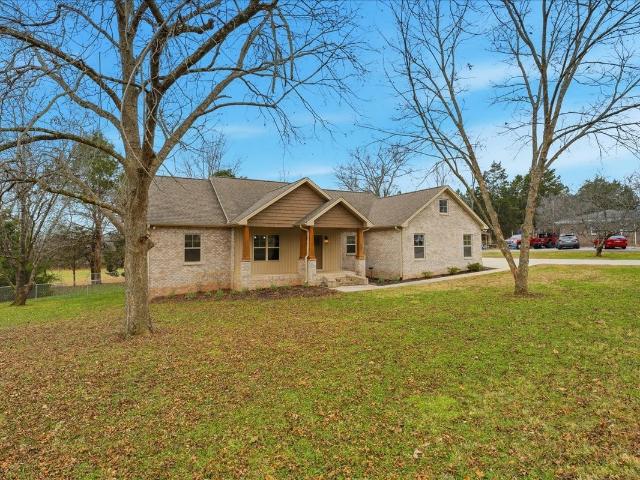 105 Lakeview Dr