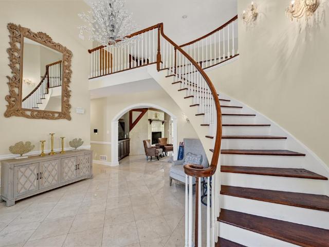 105 Lantern Cir
