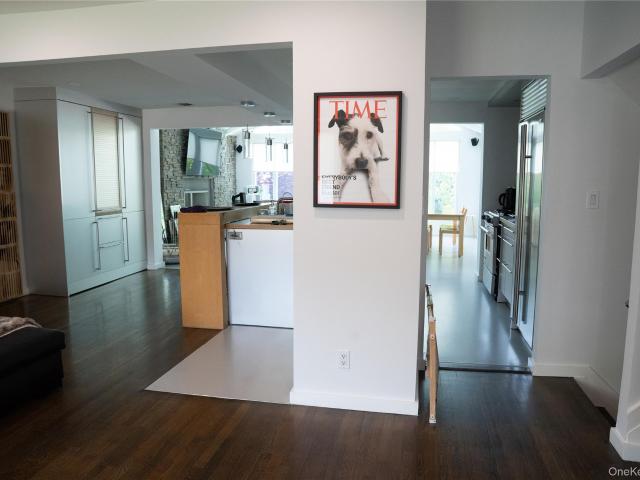 105 Lincoln Road S
