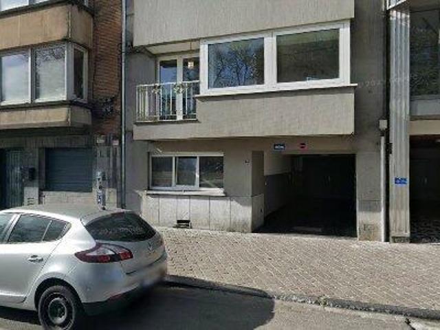 105 m2 apartment for rent in Luik