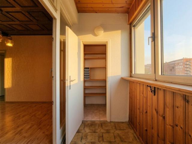105 m² Wohnkomfort: 3 Zimmer + großzügige Wohndiele mit Loggia & Parkplatz