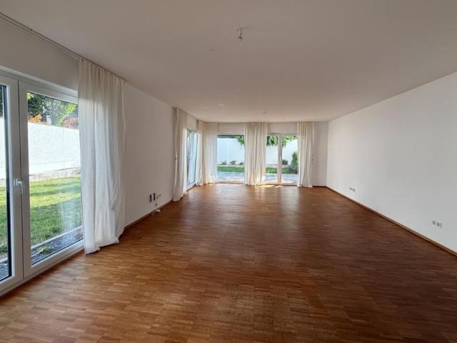 105 m² Erdgeschosswohnung mit über 250 m² Garten + Terrasse
