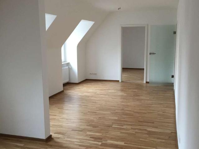 105 m² Maisonette mit Dachstudio, Südbalkon und Stellplatz in ruhiger Innenstadtlage
