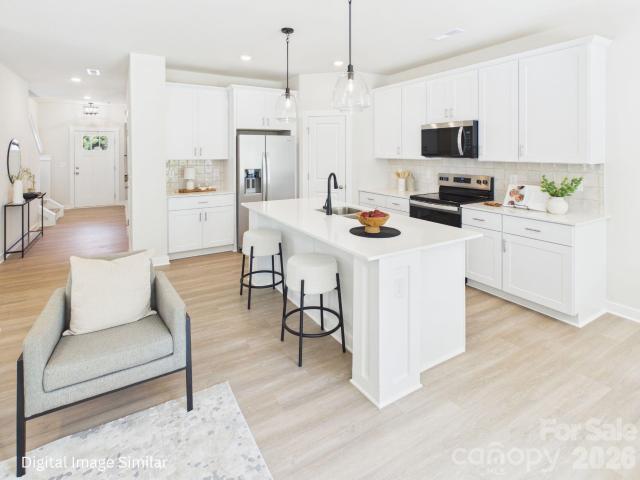 105 Dilling Street N # 05
