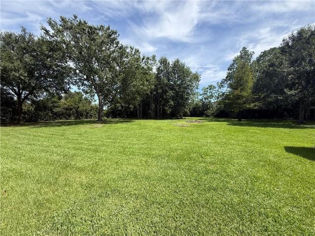 105 N Holiday Drive