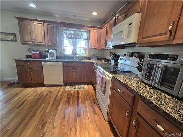 105 N Montgomery St, Unit B3 4, Walden, NY 12586 | MLS #958546