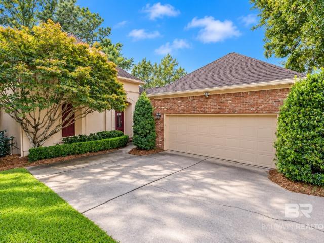 105 N North Creek Circle
