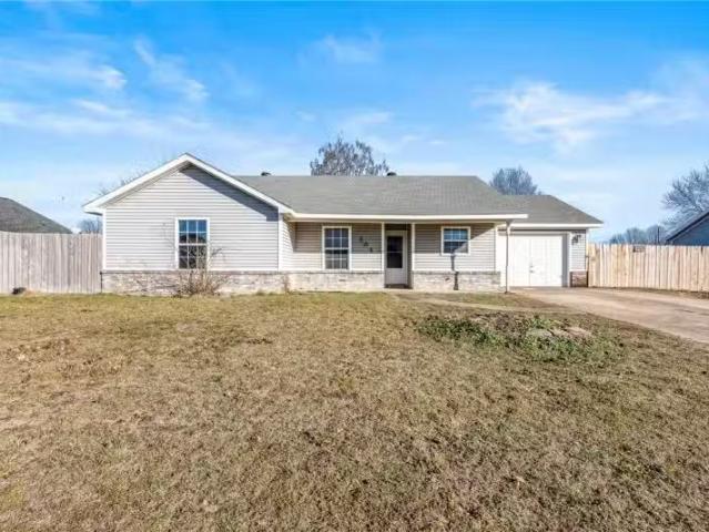 105 S BRANDON ST, LOWELL, AR 72745