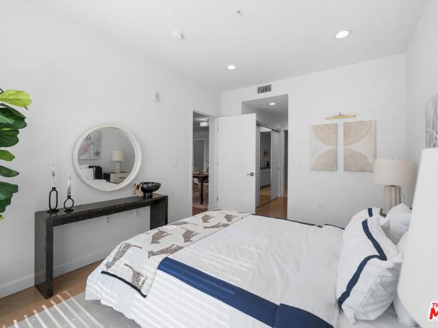 105 S Mariposa Avenue 204
