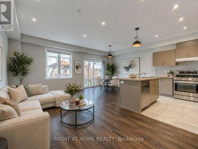 105 Sonoma Lane, Hamilton, ON, L8E 0J8 house for sale | Listing ID X13703 | Royal LePage
