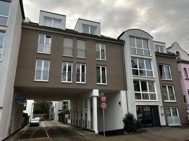 105 sqm, 3 rooms – Living, Working & Home Office, fully accessible – in the most beautiful city in the world, Dusseldorf Amsterdam Apartments for Rent