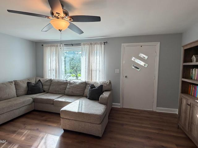 105 Sunset Dr