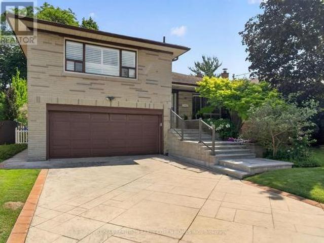 105 Palm Drive, Toronto, ON, M3H 2C2 house for sale | Listing ID C13536 | Royal LePage