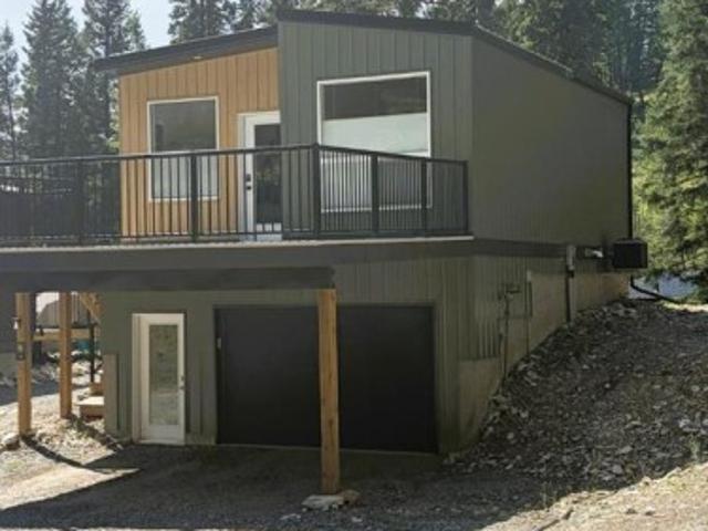 105 Pine Point, Blairmore, AB, T0K 0E0 house for sale | Listing ID A2339 | Royal LePage