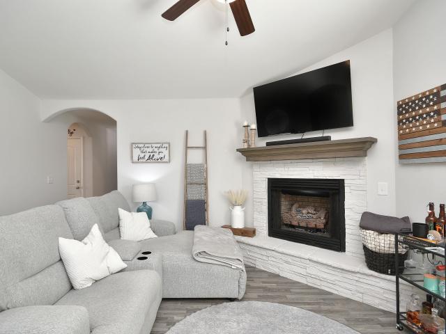 105 Royal Pine Way