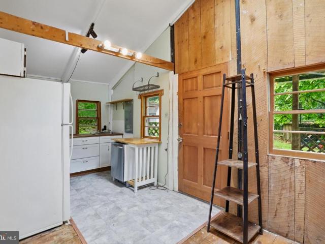 105 Rollison Road