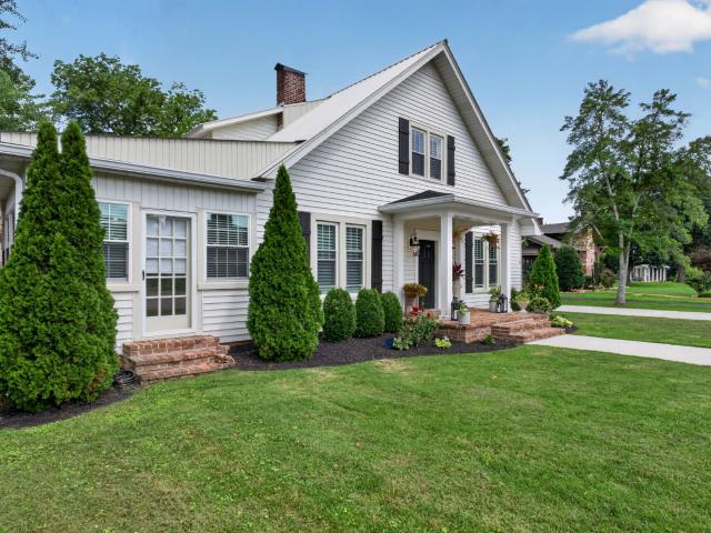 105 Ross Ave