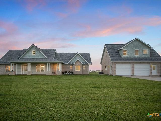 105 Redfish Retreat Dr, Port Lavaca, TX