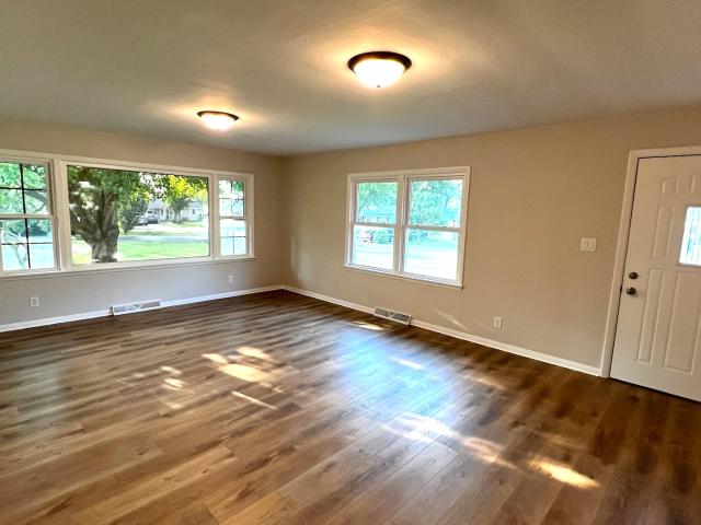 105 W Jackson Street W