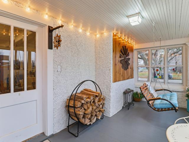 105 W Rippey Avenue