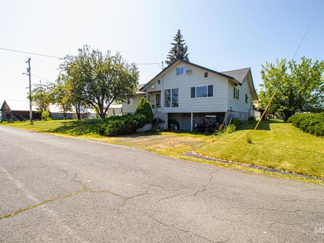 105 Weippe Ave