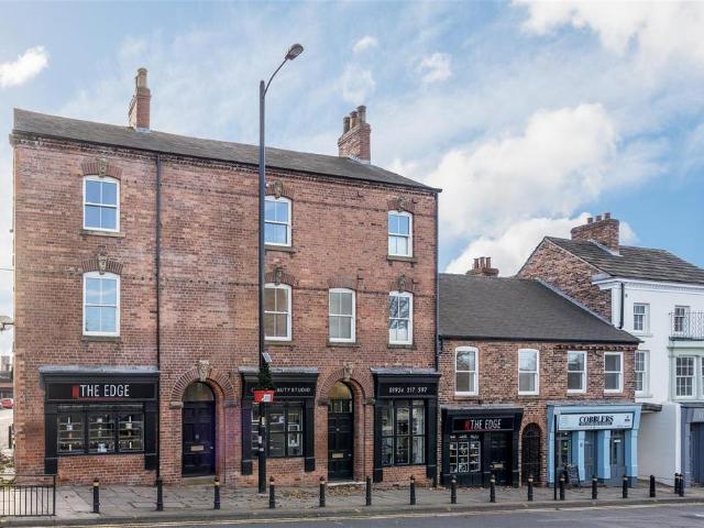 105 Westgate, West Yorkshire, WF1 1 bed apartment to rent £725 pcm £167 pw