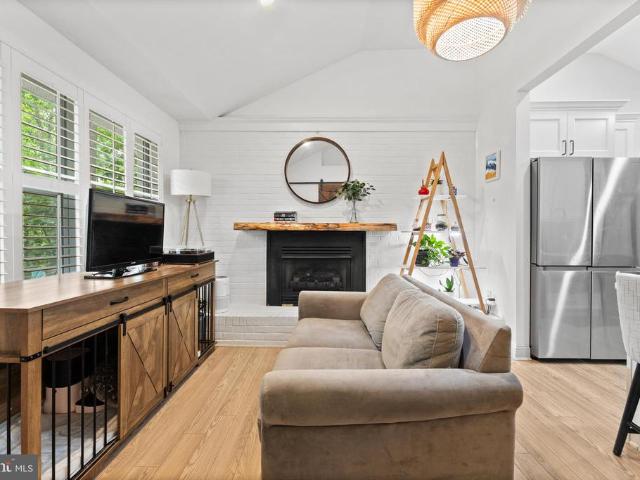 105 tall pines ave