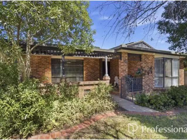 105 Undurra Drive, Glenfield Park House for rent Listed by Im.