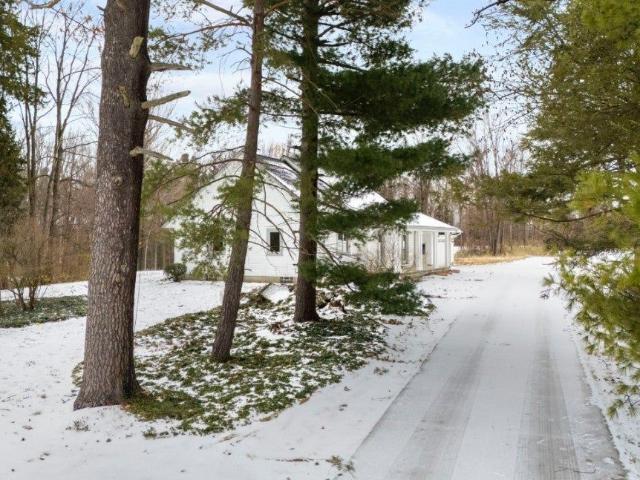 10645 Prouty Rd, Fairport Harbor, OH