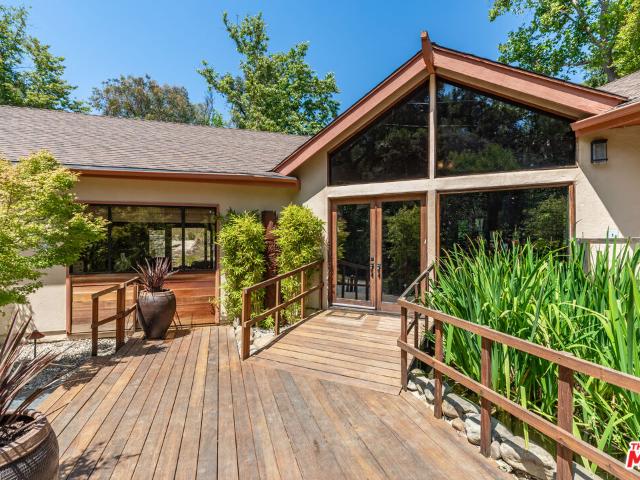 1064 Meadows End Dr, Calabasas, CA 91302 | MLS #26667