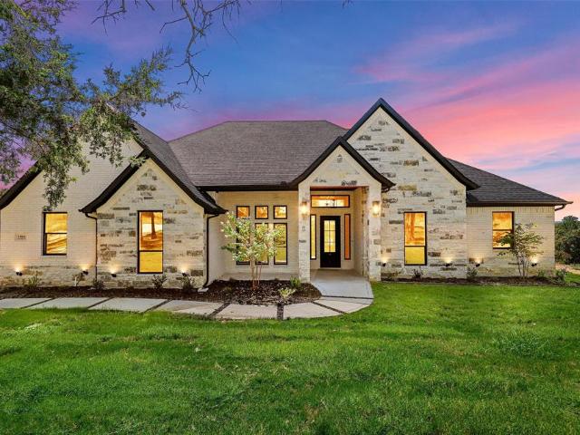 1064 Glenoaks Dr, Weatherford, TX 76088 | MLS #21192