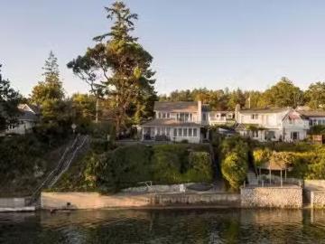 10652 Madrona Dr, North Saanich, BC, V8L 5L8 house for sale.