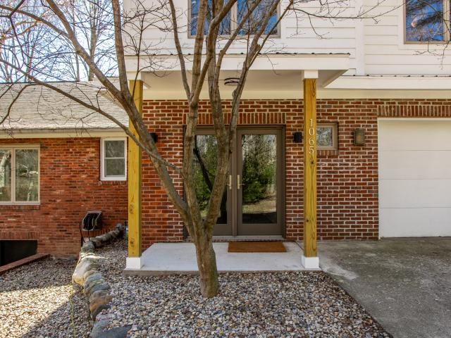 1065 E 76th Street