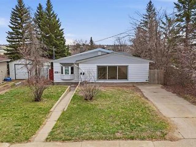 1065 Stadacona Street W, Moose Jaw, SK, S6H 2B1 house for sale | Listing ID SK035508 | Royal LePage