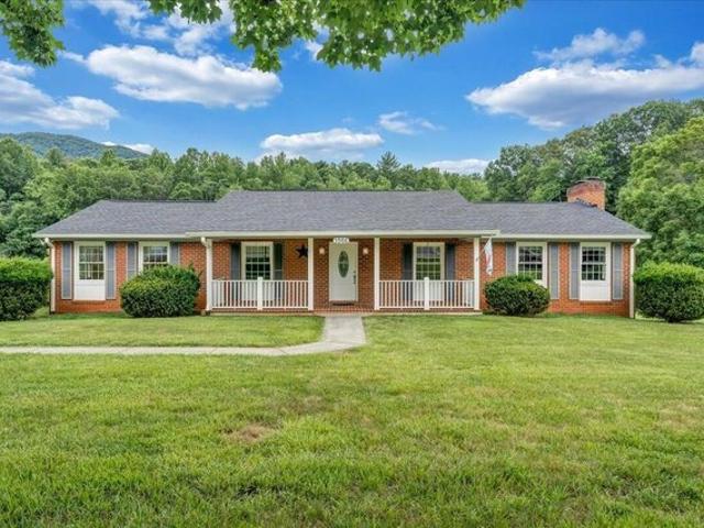 1066 Coopers Cove Rd, Hardy, VA 24101