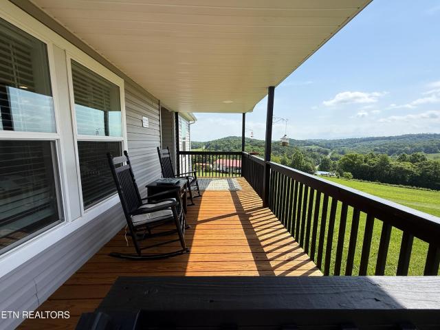 1066 Highland Meadows Way