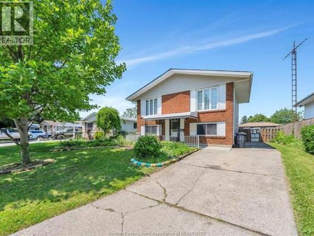 10670 Lambeth Road, Windsor, ON, N8R 1C9 house for sale | Listing ID 26020 | Royal LePage