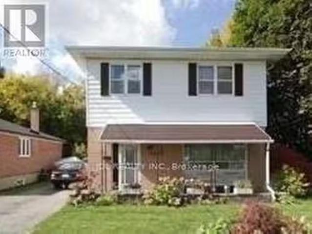 10672 Bayview Avenue, Richmond Hill, ON, L4C 3N9 house for s.