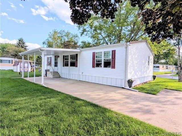 1067 Brookwood Dr, Derby, NY 14047