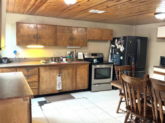 10682 Foxfire Drive