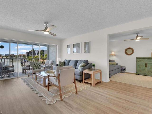 10682 Gulf Shore Dr C205, Naples, FL