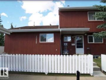 Beaumaris, Edmonton, Alberta - Deck, Parking