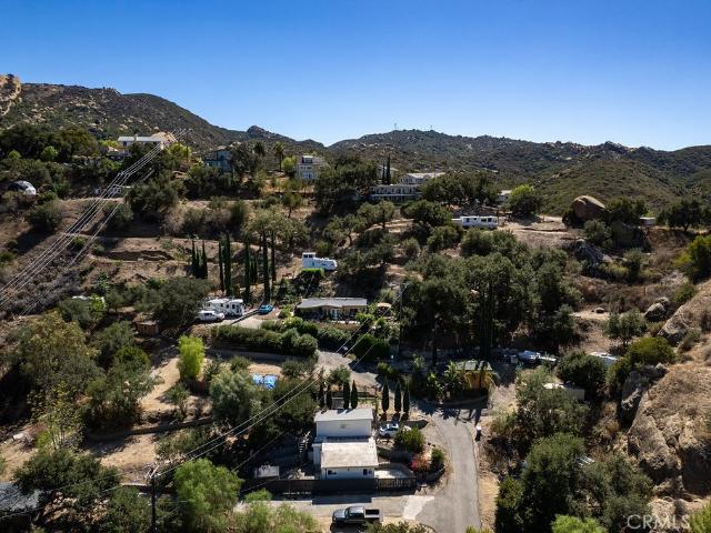 1068 Loma Lane