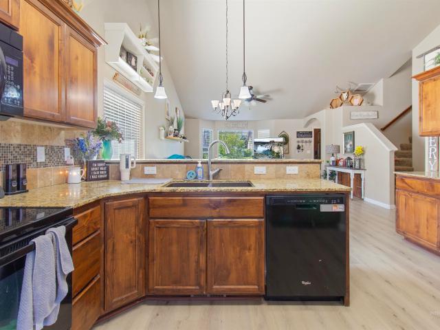 1068 Terra Ave