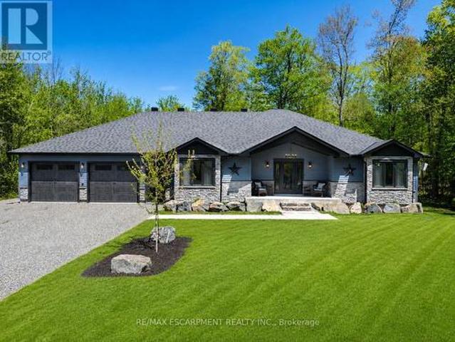 1068 Xavier Street, Gravenhurst, ON, P0E 1G0 house for sale | Listing ID X13702 | Royal LePage