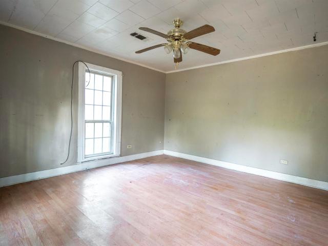 1069 Elm St