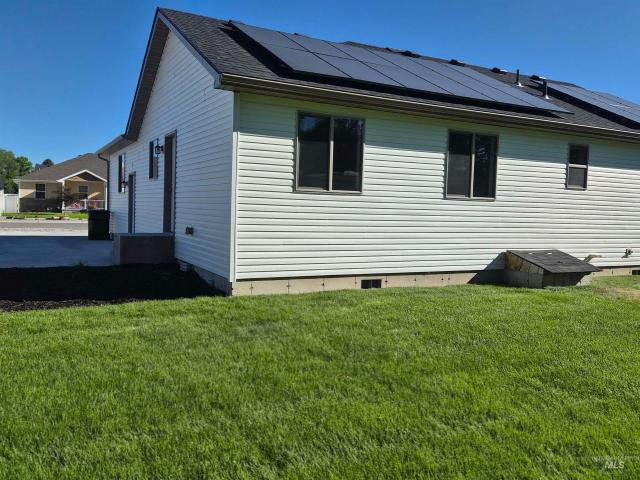 1069 Harris Loop
