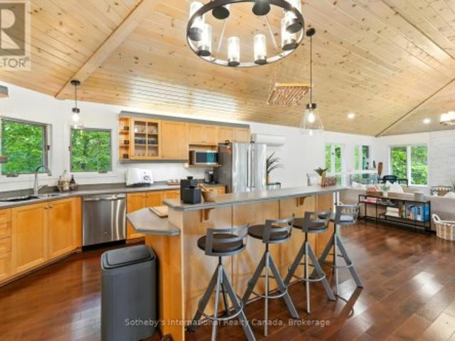 1060 North Kahshe Lake Road, Gravenhurst Morrison, ON, P0E 1G0 house for lease | Listing ID X13734 | Royal LePage